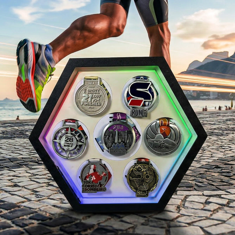 Porta Medalhas Iluminado com LED Digital – Exiba Suas Conquistas com Estilo e Tecnologia - Branco Fosco