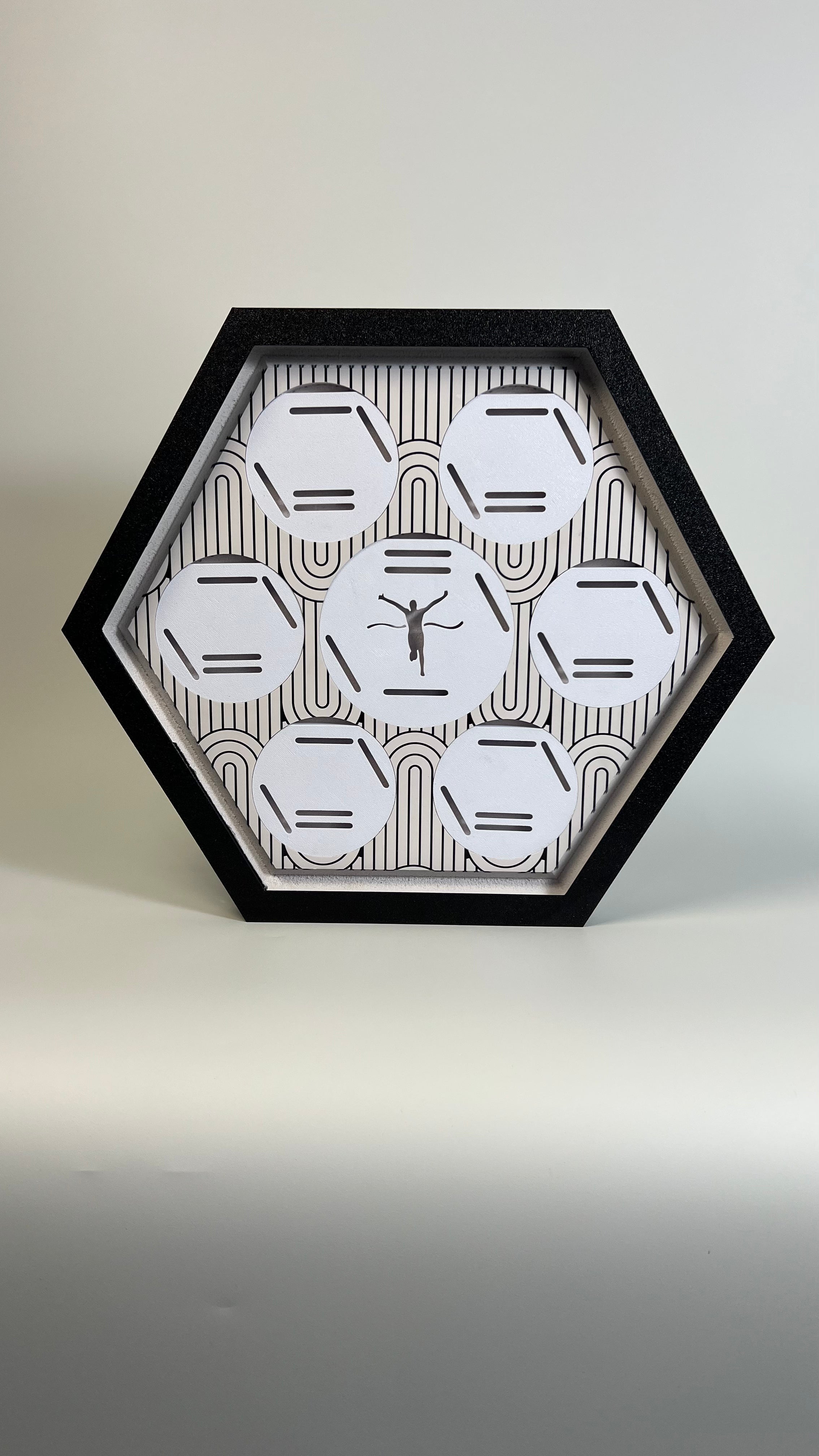 Porta Medalhas Iluminado com LED Digital – Exiba Suas Conquistas com Estilo e Tecnologia - Branco