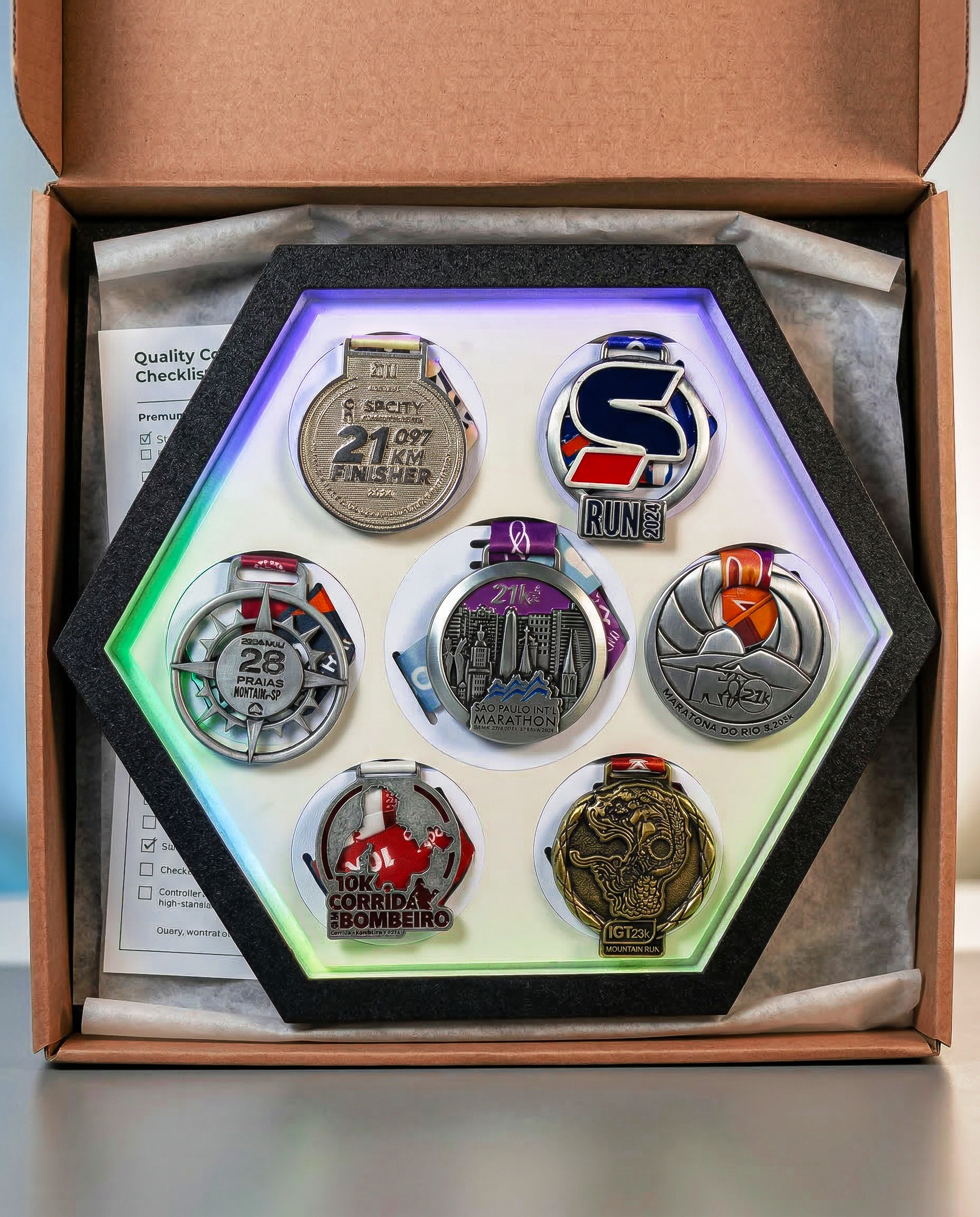 Porta Medalhas Iluminado com LED Digital – Exiba Suas Conquistas com Estilo e Tecnologia - Branco Fosco