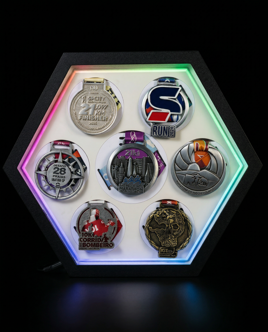 Porta Medalhas Iluminado com LED Digital – Exiba Suas Conquistas com Estilo e Tecnologia - Branco Fosco