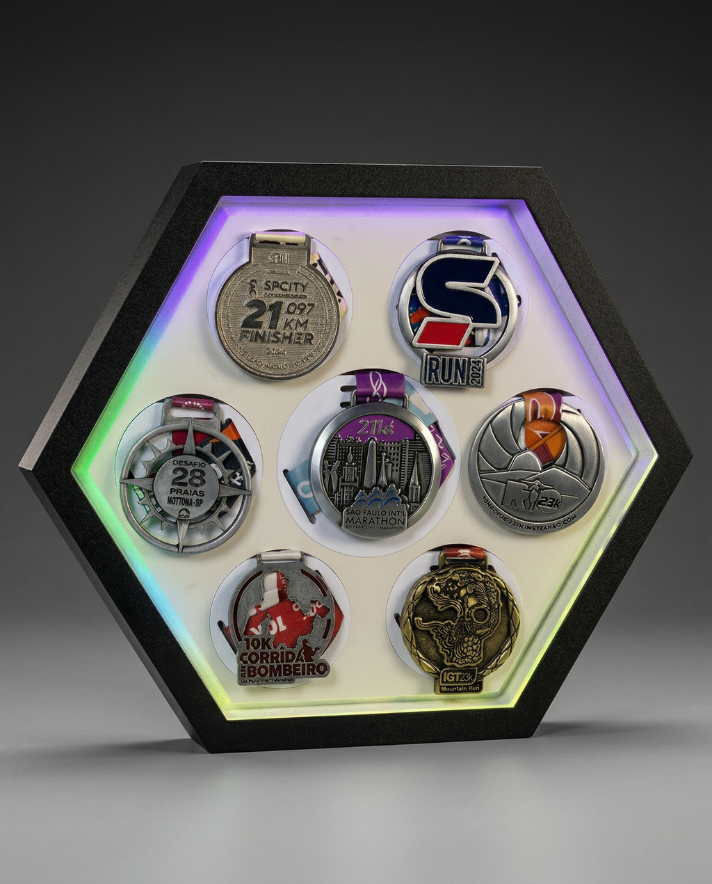 Porta Medalhas Iluminado com LED Digital – Exiba Suas Conquistas com Estilo e Tecnologia - Branco Fosco