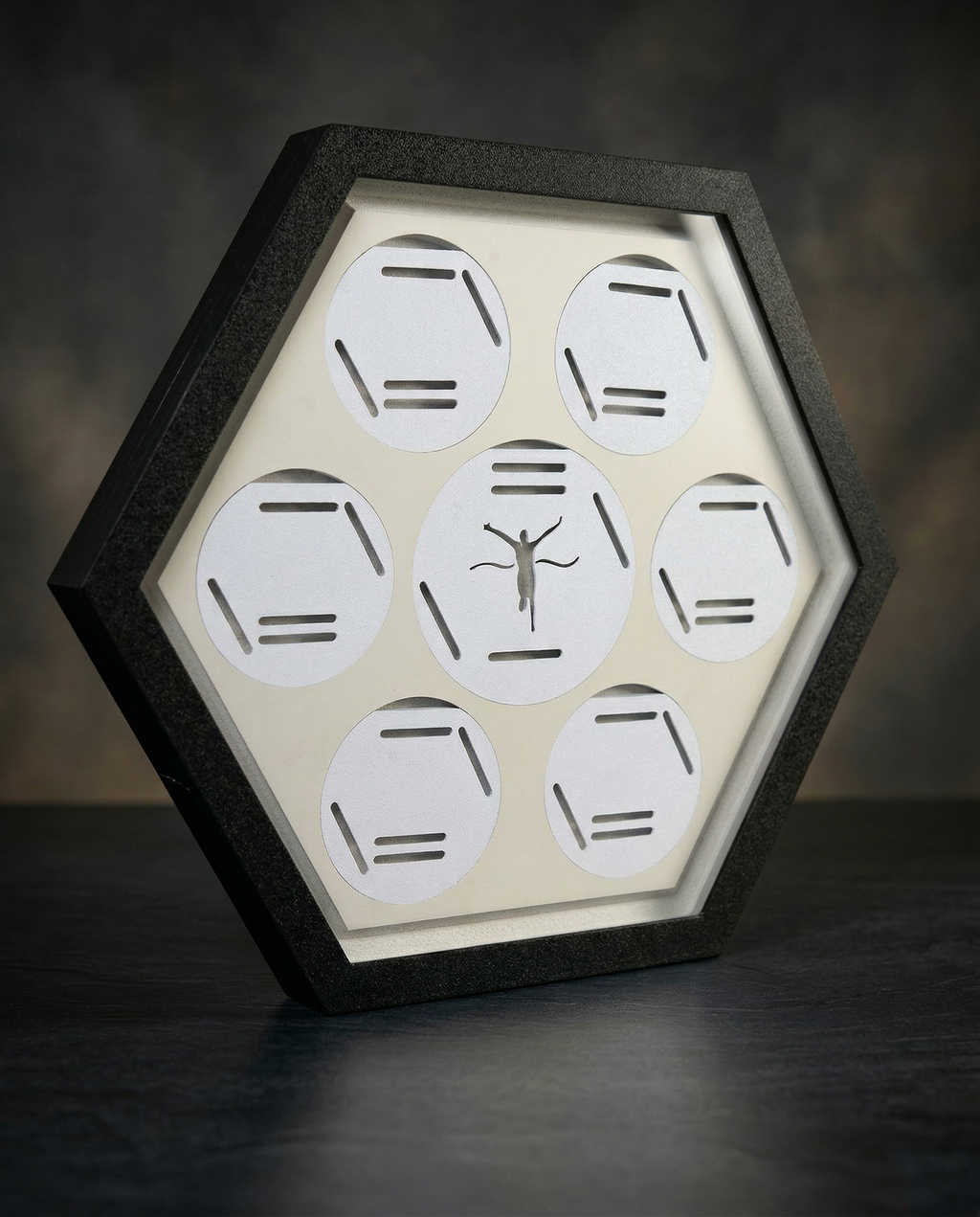 Porta Medalhas Iluminado com LED Digital – Exiba Suas Conquistas com Estilo e Tecnologia - Branco Fosco